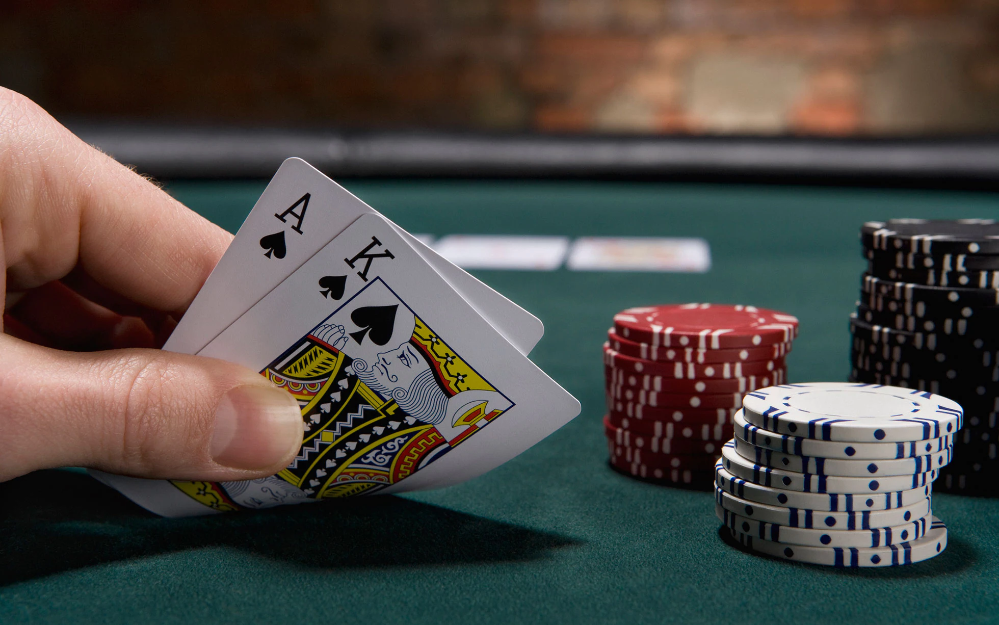 Khám Phá V8 Poker 123b: Hành Trình Sắc Màu Của Niềm Vui và Kỹ Năng Poker